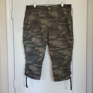Women's Cropped Pants